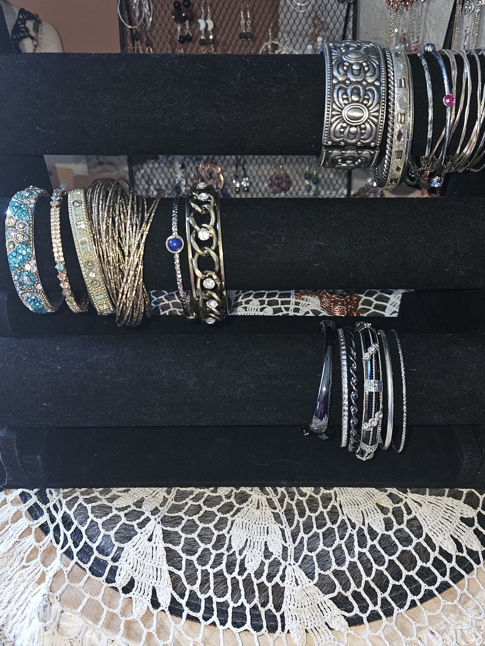 Mixed Women’s Bracelet Set in Black, Silver and Turquoise Mixed Lot.(139)